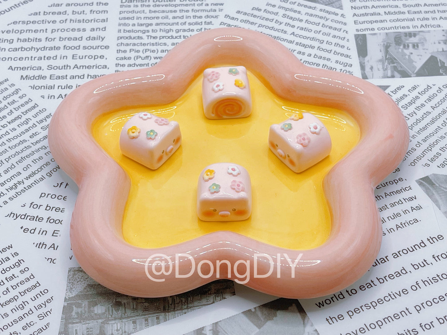 Miniature Food- Flower Piggy Cake